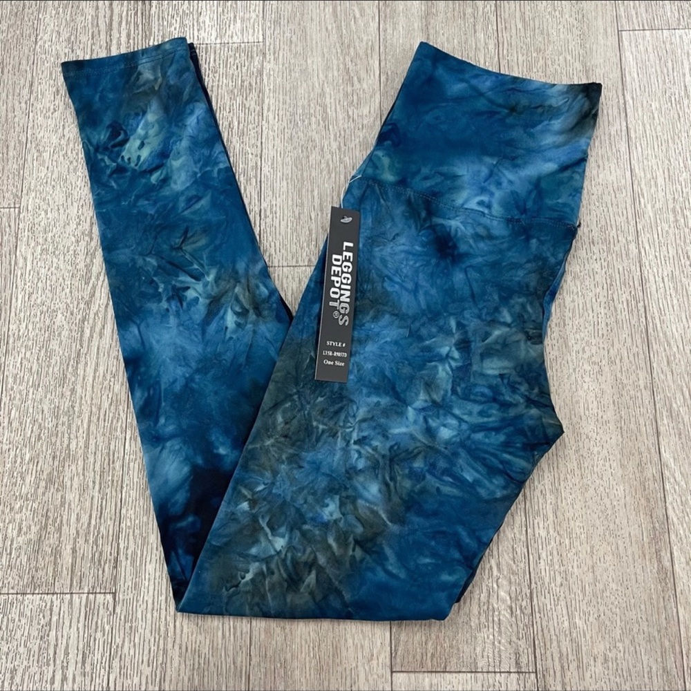 New Swirl Blue Soft Yoga Band Leggings OS